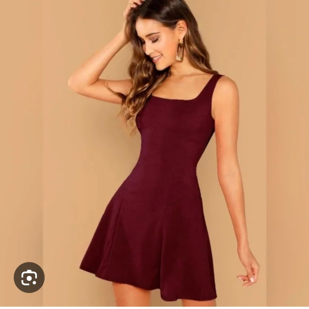 EUC Women's Burgundy Sleeveless Skater Dress Size Medium